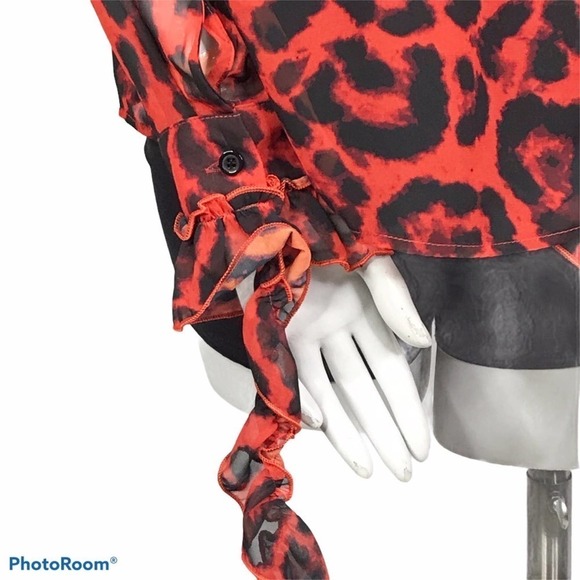 Stylekeeper leopard print ruffle top in red NWT - Picture 8 of 10